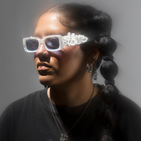 MANIFEST SUNGLASSES - Selenite Blue